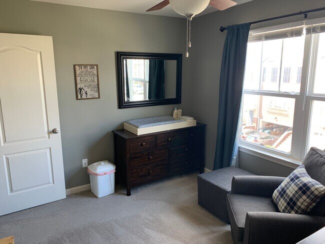 Building Photo - COLONIAL FORGE TOWNHOUSE - STAFFORD (END U...