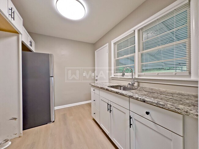 Building Photo - 559 63rd St S