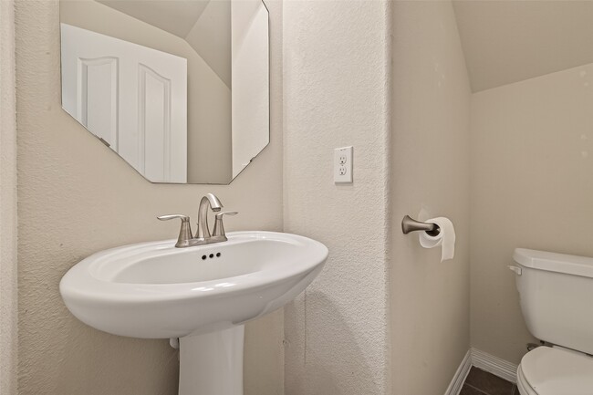 Building Photo - 8908 Clovermist Dr