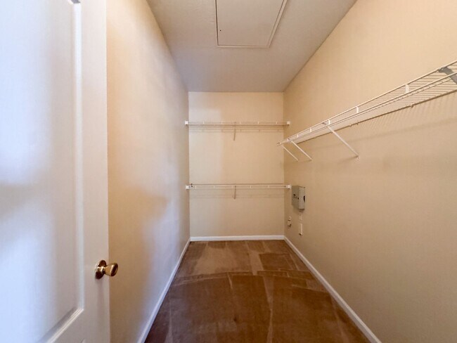 Building Photo - 10561 Villa View Cir