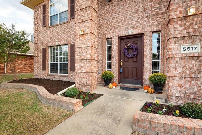 Building Photo - 5517 Vineyard Ln