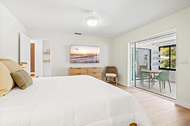 Building Photo - 2641 Hyde Park St