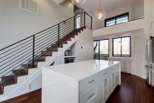 Building Photo - 4412 Caswell Ave