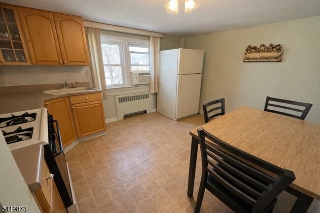 Building Photo - 36 Monsignor DeLuca Plaza