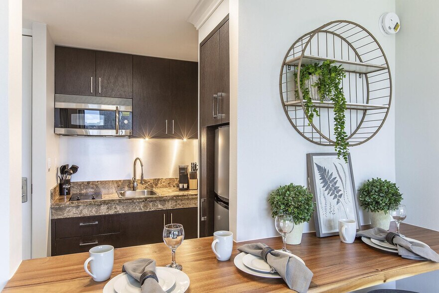 Building Photo - 440 ?Olohana St