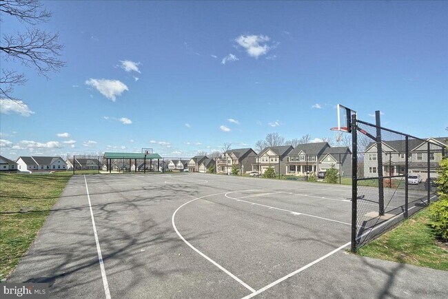 Building Photo - 10132 Lake Linganore Blvd