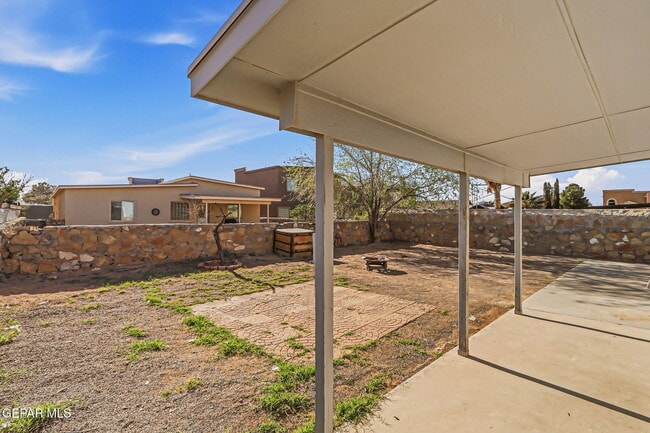 Building Photo - 305 De Palma Pl