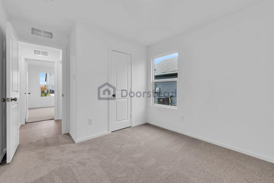 Building Photo - 3012 Yellow Pine Ave