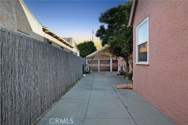 Building Photo - 4116 Brompton Ave