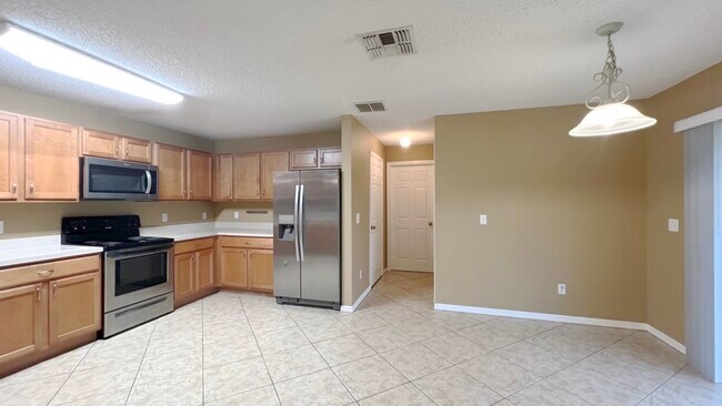 Building Photo - 831 Horseshoe Falls Dr
