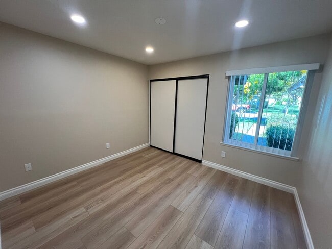 Building Photo - Capri Model Home in Leisure Village