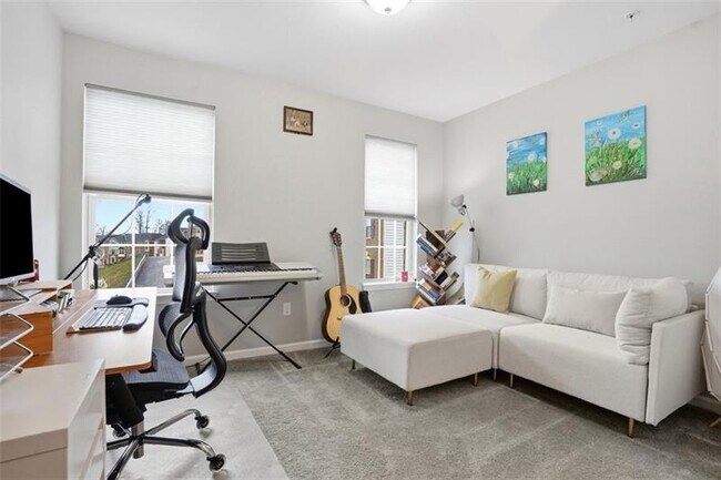 Building Photo - 404 Aprilmae Way