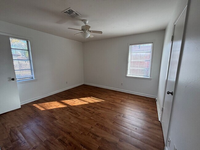 Building Photo - Shady Grove