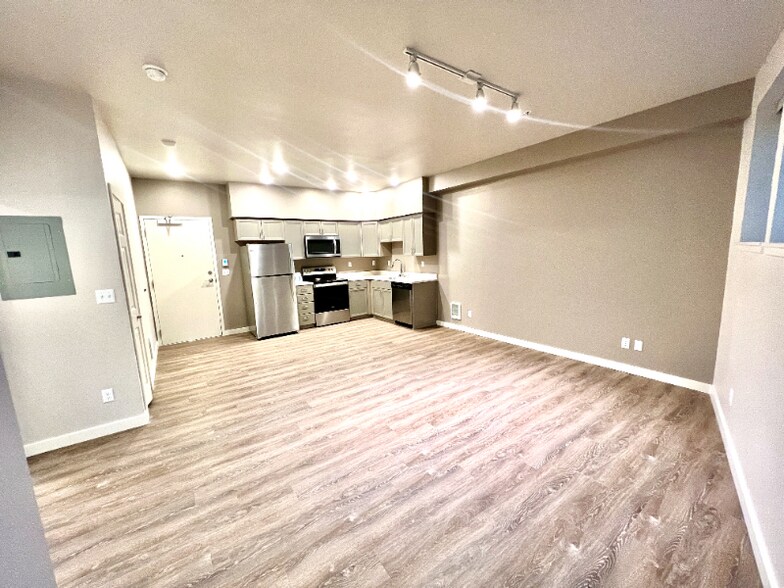 Building Photo - 2330 Yakima Ct