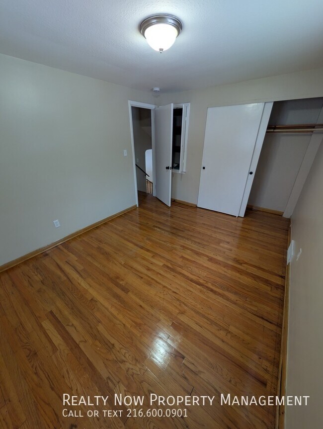 Building Photo - 12517 Park Knoll Dr