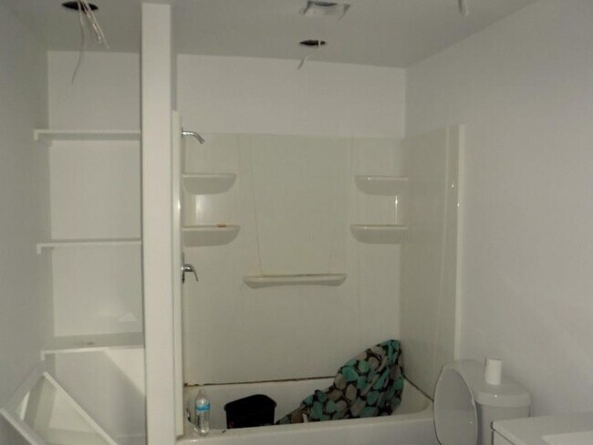 Building Photo - 2315 Gilford St