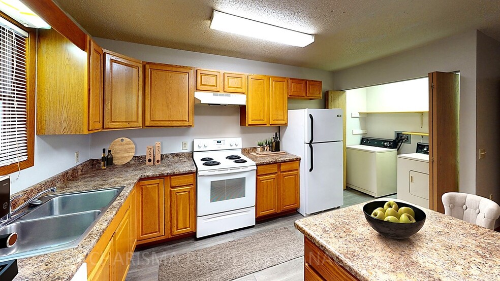 Building Photo - 3510 S Sertoma Ave