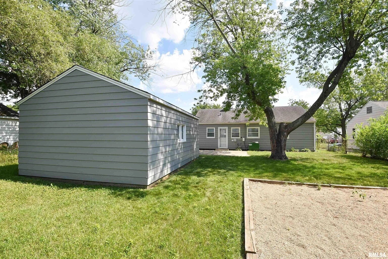 Building Photo - 821 W Purtscher Dr