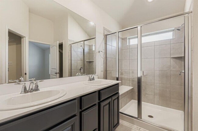 Building Photo - 1008 Sundrops St