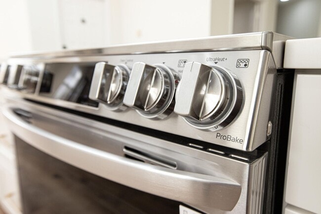 Building Photo - 10881 La Salinas Cir