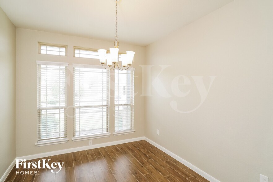 Building Photo - 13206 Frio Parke