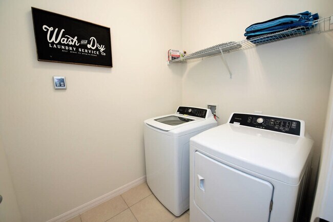 Building Photo - 5277 Oakbourne Ave