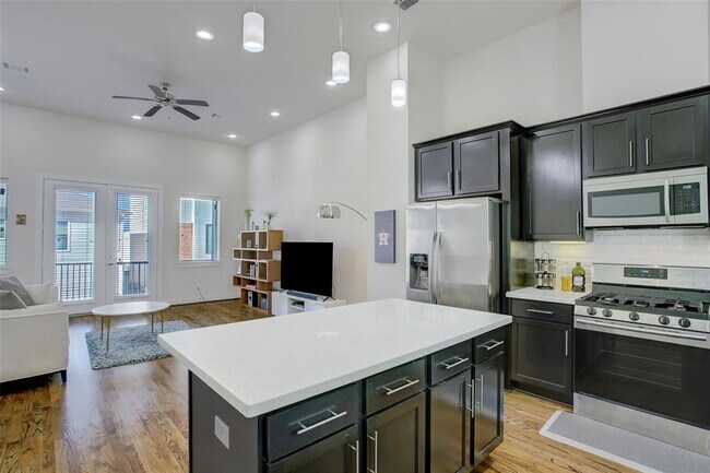 Building Photo - 3409 Kensington Yellow Pl