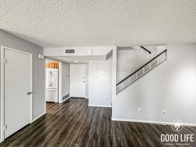 Building Photo - Stunning 3BD/2.5BA Townhouse in El Cajon W/ Central A/C, W/D, 2 Balconies, & Community Pool/Spa!