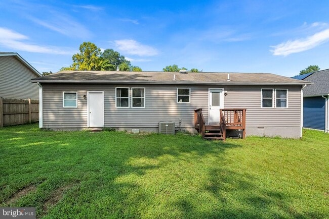 Building Photo - 68 Dale Dr