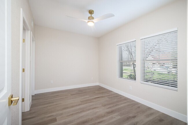 Building Photo - All Units Are Available With Brandnew Full Appliance Package