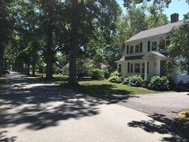 Building Photo - 43 Pin Oak Way