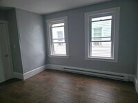 Building Photo - 111-19 Inwood St