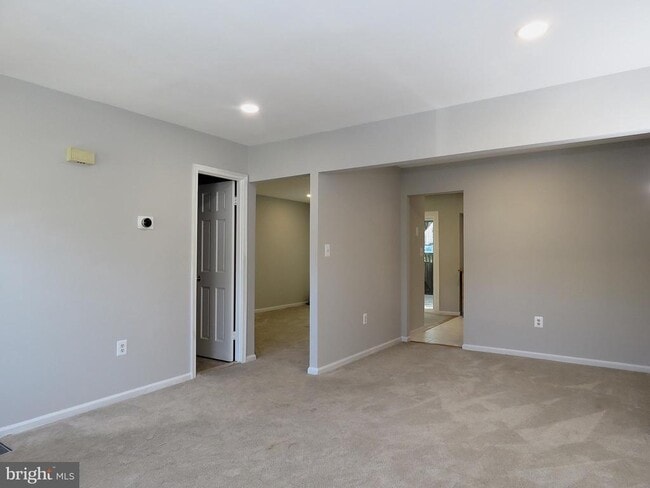Building Photo - 3013 Hickory Grove Ct