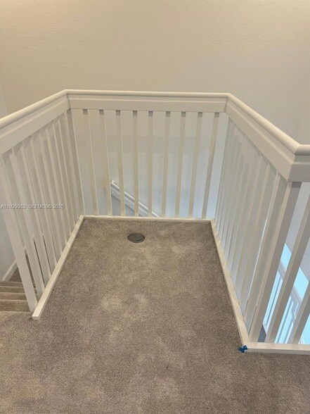 Building Photo - 724 SE 13th St Cir