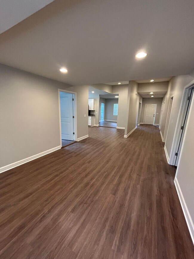 Building Photo - Charming, Newly-Renovated 3 Bedroom Home. Downtown Spartanburg