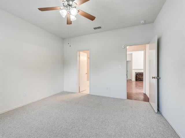 Building Photo - 715 Normandy Dr