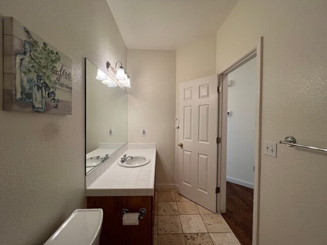 Building Photo - 3/2/2 Gorgeous Home In Gardnerville - Ruhe...
