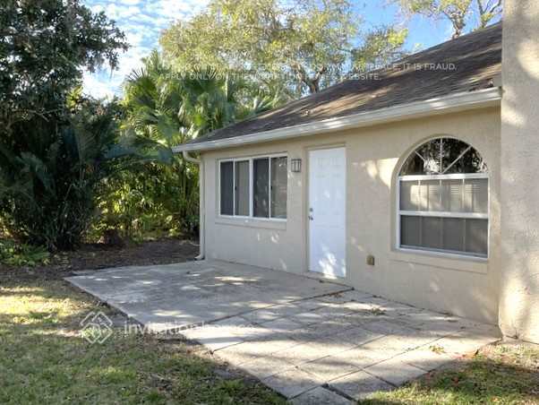 Building Photo - 6169 Half Moon Dr