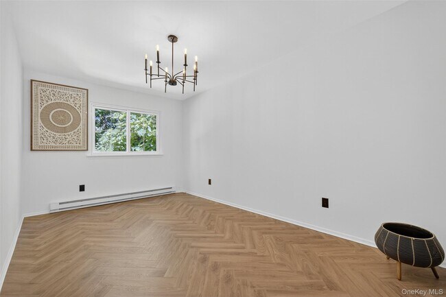 Building Photo - 8 Roundtree Ct