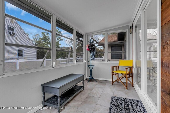Building Photo - 515 Monmouth Rd