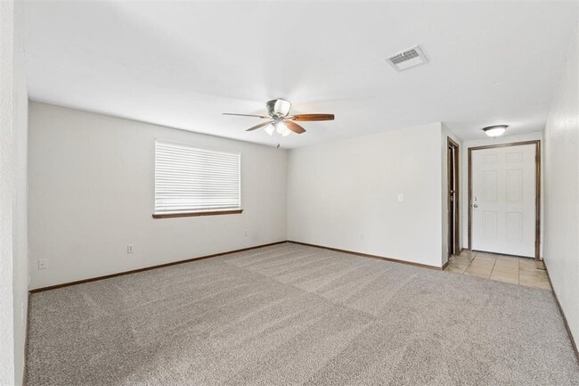 Building Photo - 2905 SW 82nd St