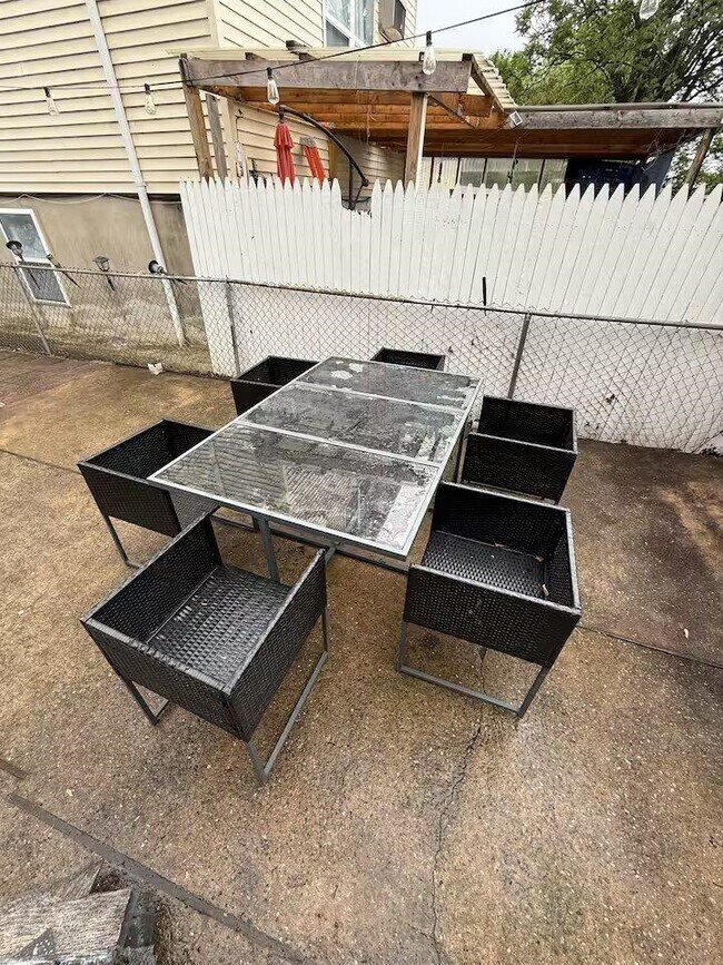 Building Photo - 6119 Jefferson St