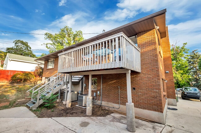 Building Photo - 2551 Elm Ave