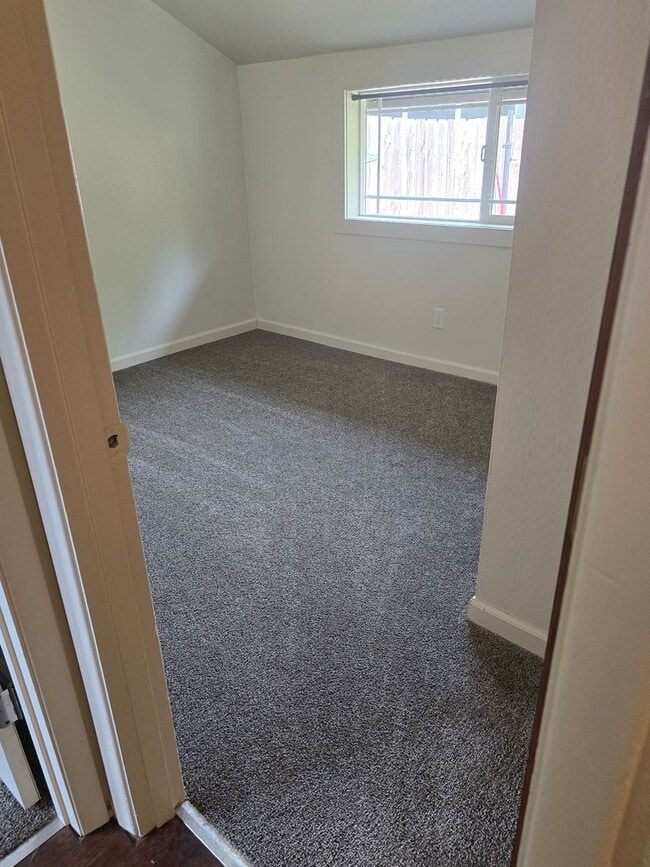 Building Photo - 3 bed 2 bath Family Home for Rent in Grant...