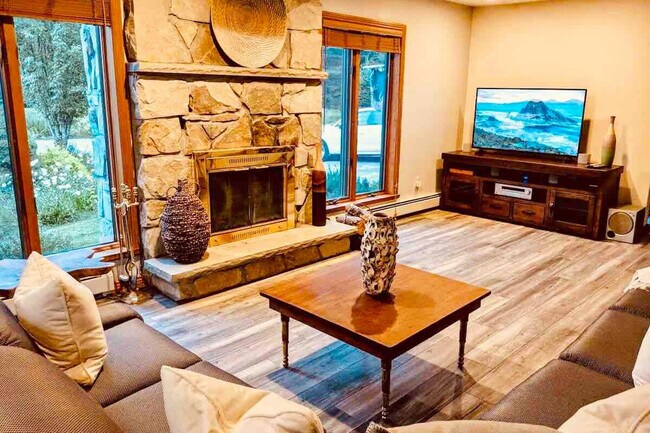 Building Photo - 66 Paquette Dr