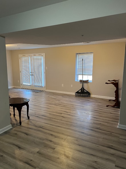 Building Photo - 6319 Glenn Dale Rd