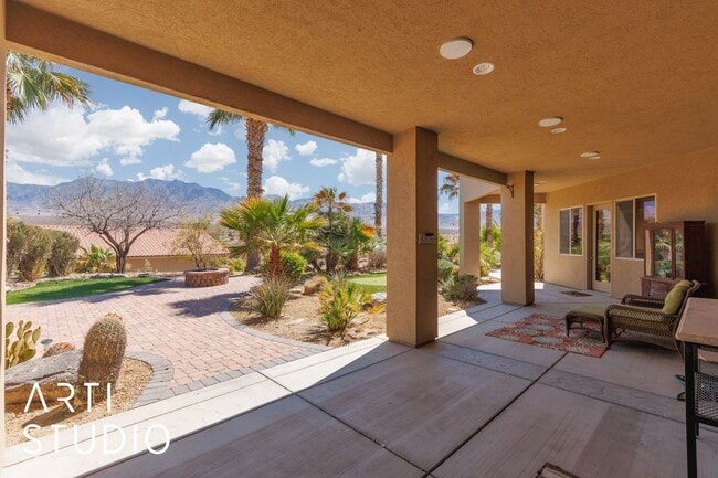 Building Photo - Beautiful 4 Bedroom, 3.5 Bath Home in Scenic