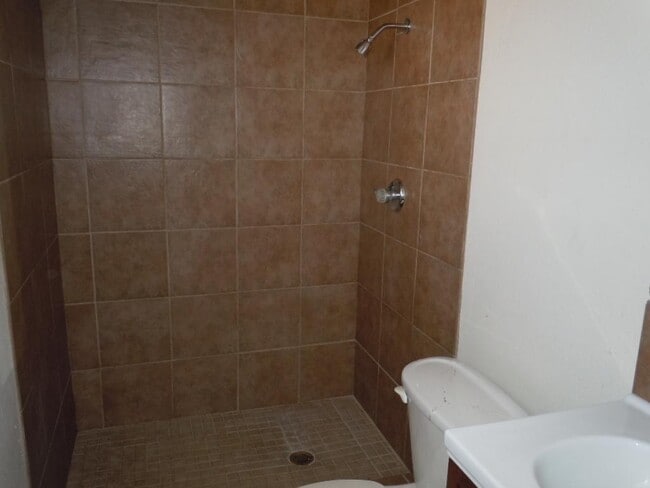 Building Photo - 520 E Judi Dr