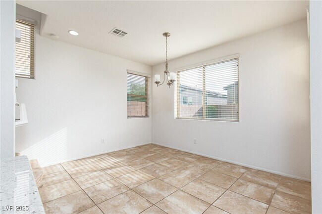 Building Photo - 888 Royal Amethyst Way