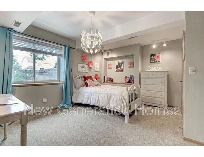 Building Photo - 4245 Sabin Ct